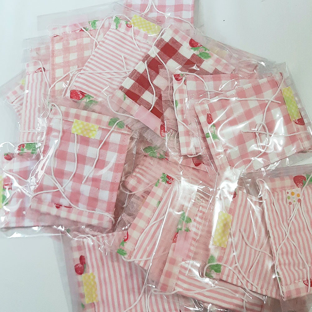 在庫あり即納日本製洗える繰り返し使える！かわいい子供用表綿裏ガーゼ平面マスク1枚綿100%/ハンドメイド作家「おんぷ♪」さん作イチゴチェックリボンボタンプリンセス姫レースマスクnodhc（福岡在庫）